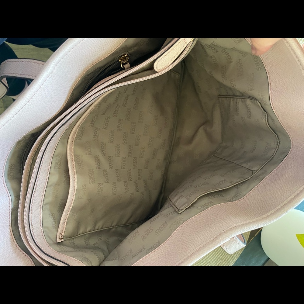 Michael Kors Tote Shoulder Bag - Picture 13 of 14